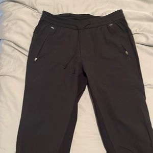 Lululemon men’s license to train jogger